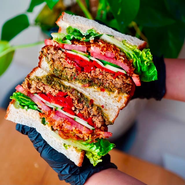 Lebanon Sandwich (VE) - Falafel & Hummus